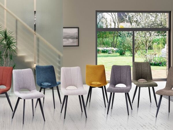 chaise Coralie au design élégant avec assise rembourrée