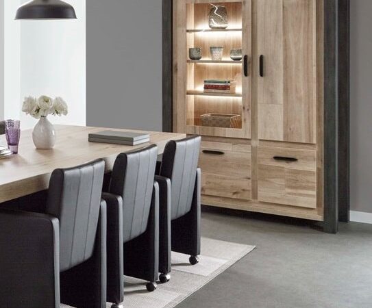 séjour au style affirmé avec mobilier design et finitions robustes