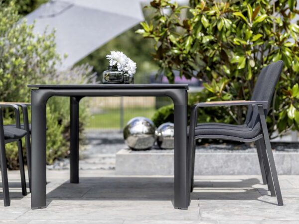 cadre de table KETTLER Diamond avec lignes angulaires modernes et structure en aluminium thermolaqué
