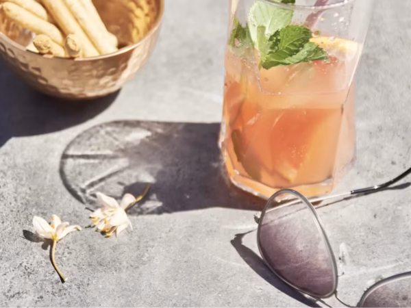 plateaux de table KETTLER en HPL résistants aux rayures, aux chocs et aux intempéries