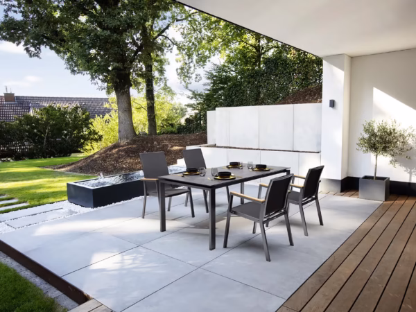 structure de table KETTLER Float avec piétement léger et lignes épurées conçue pour recevoir différents plateaux