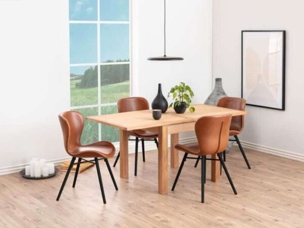Chaise Batilda en simili cuir cognac ou noire avec pieds métal noir