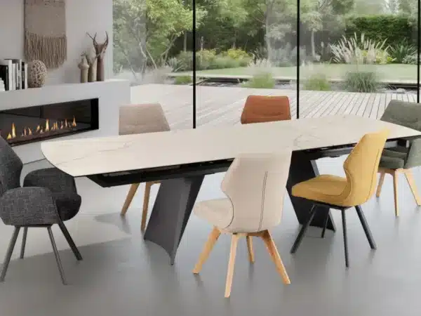 Table Azalée Convexe en céramique allongeable avec plateau élégant et extensible.
